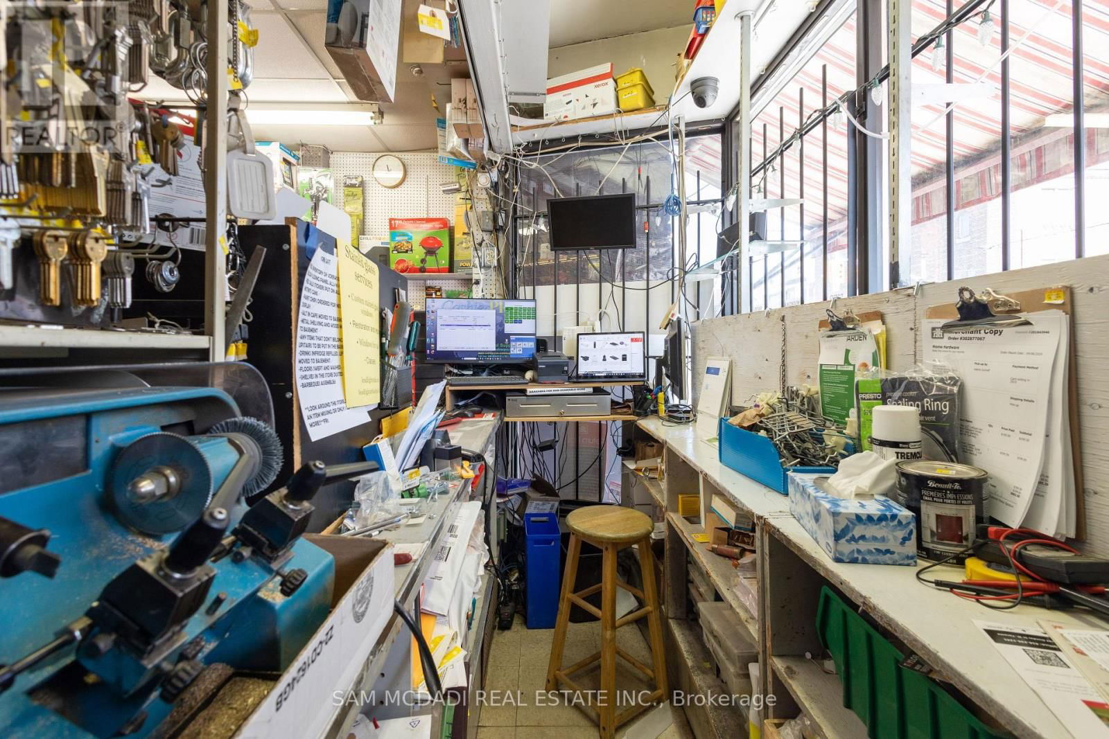 1212 DUFFERIN STREET Image 4
