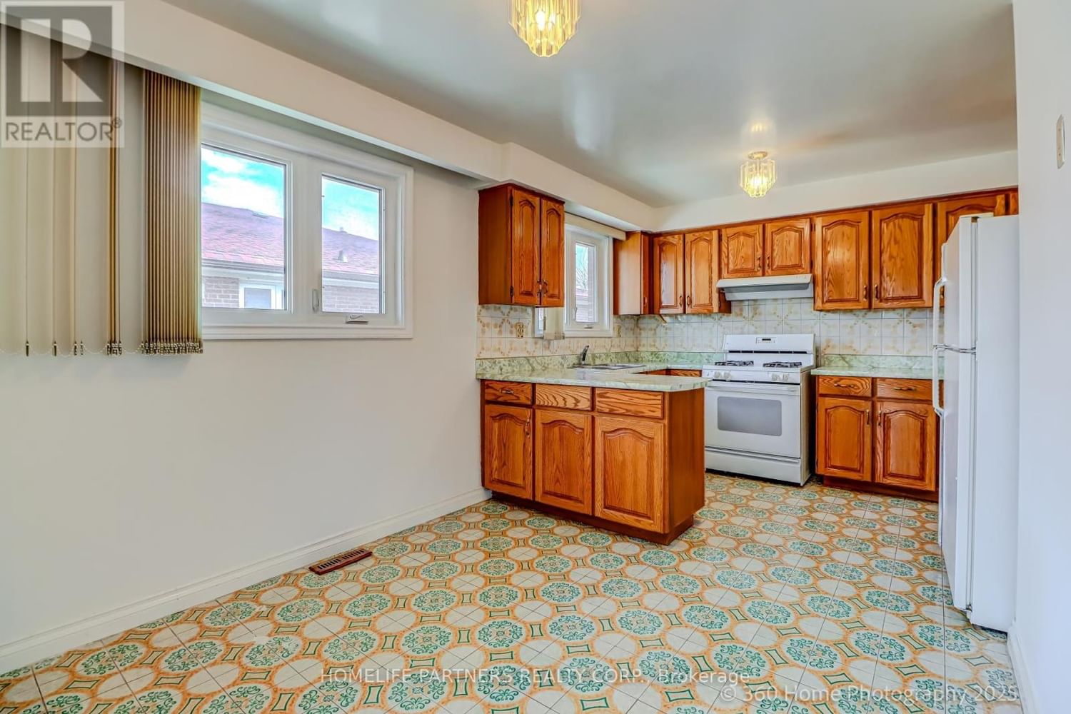 303 PELLATT AVENUE Image 12