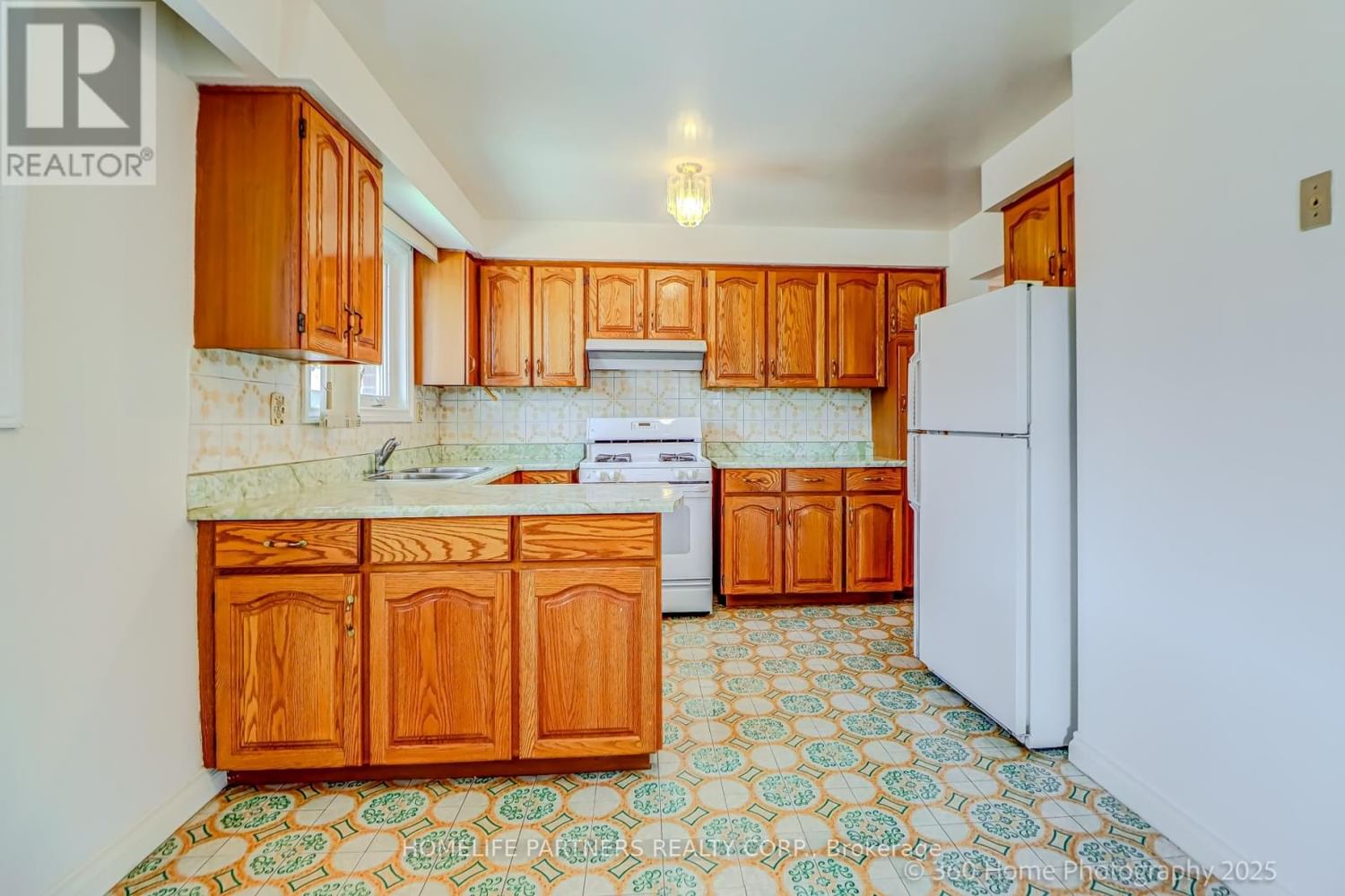 303 PELLATT AVENUE Image 14