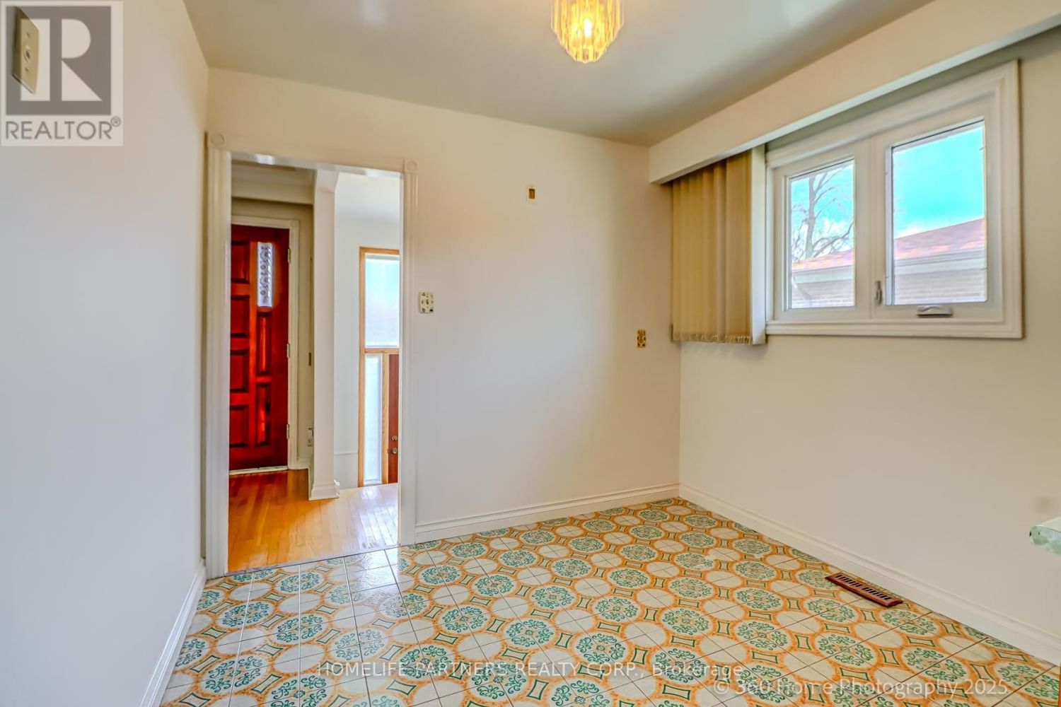 303 PELLATT AVENUE Image 15