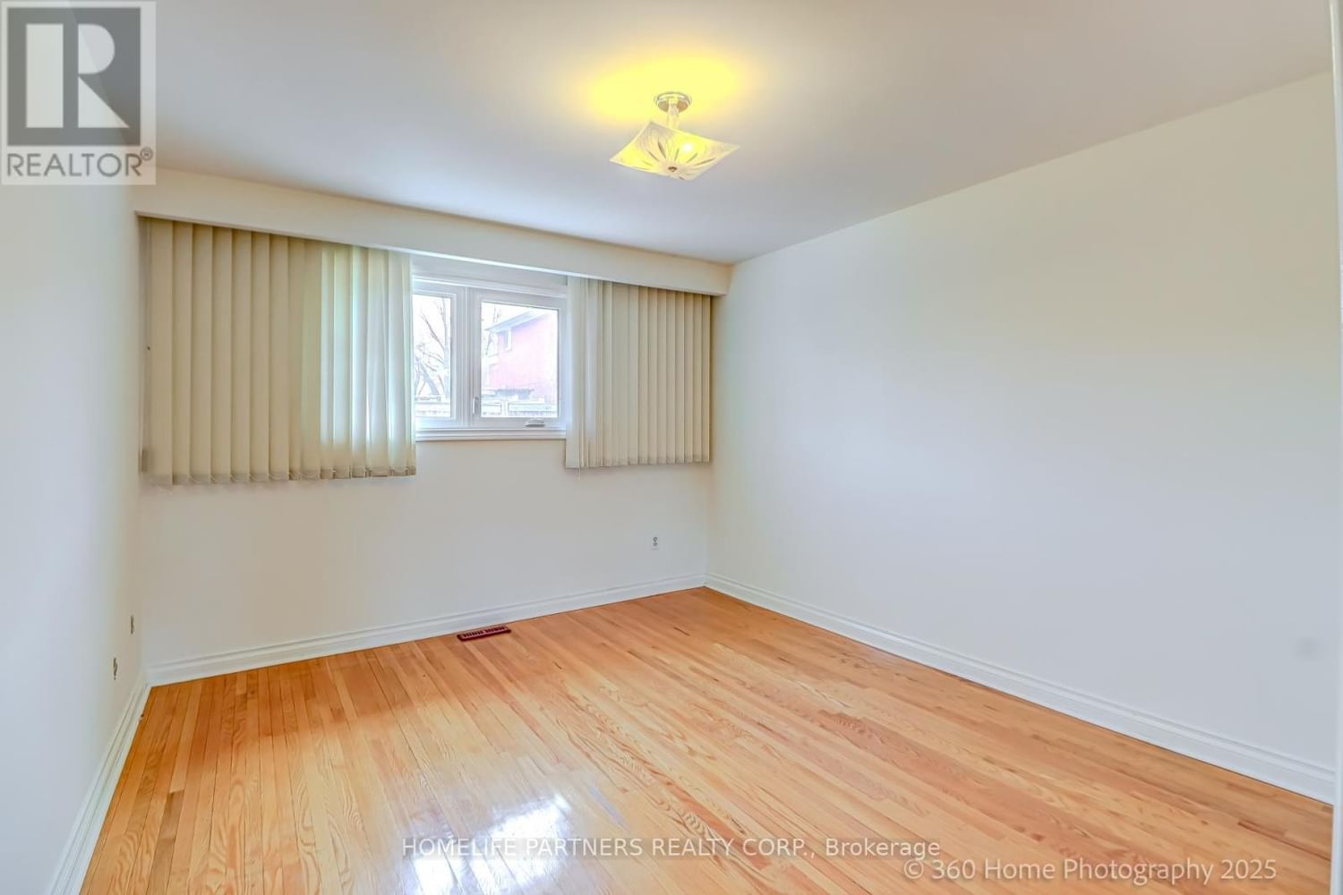 303 PELLATT AVENUE Image 18