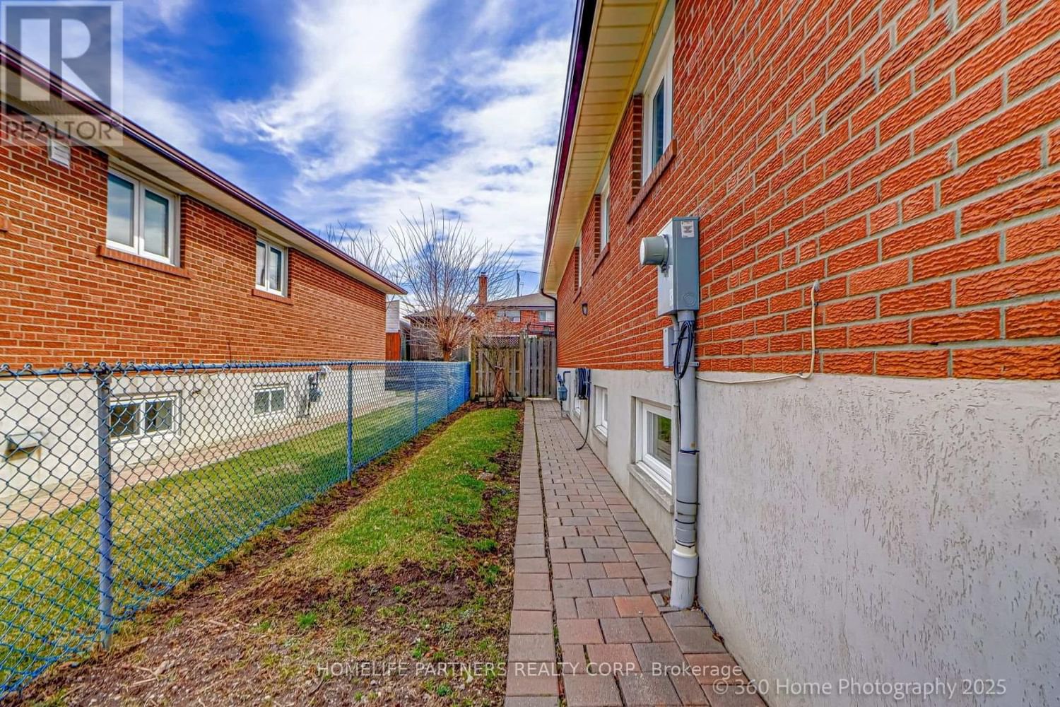 303 PELLATT AVENUE Image 33
