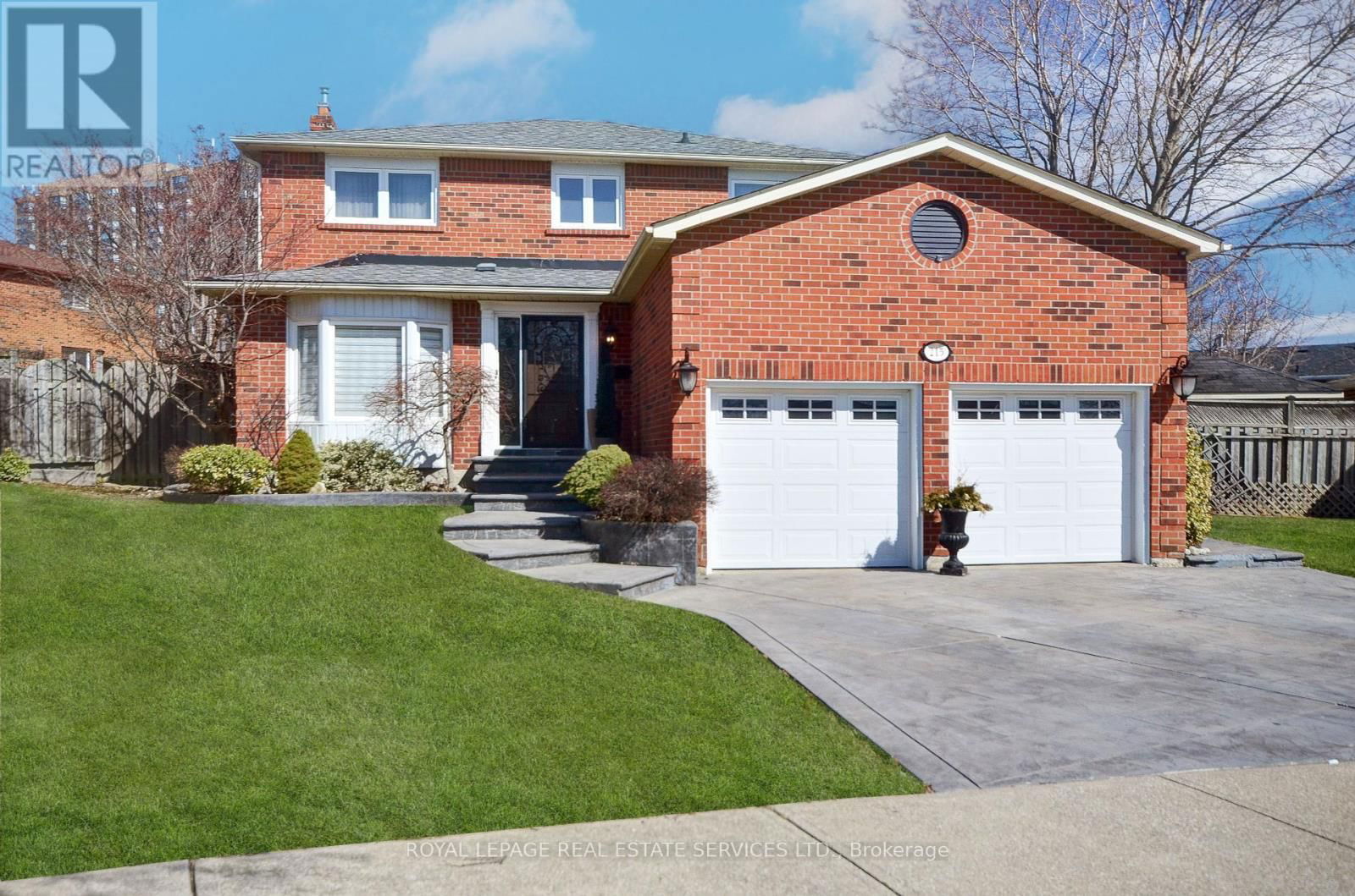 215 ANASTASIA TERRACE Image 1