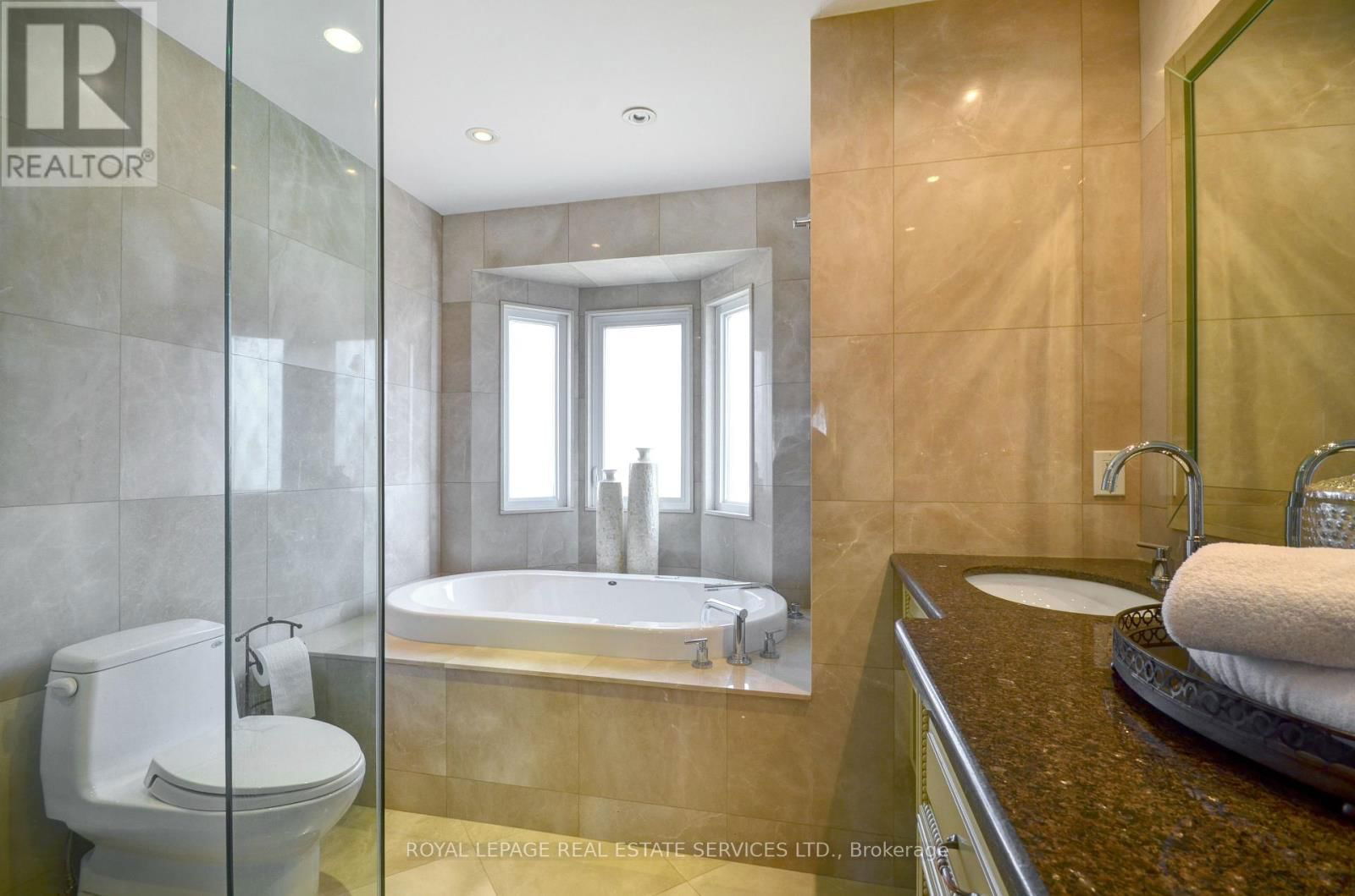 215 ANASTASIA TERRACE Image 21