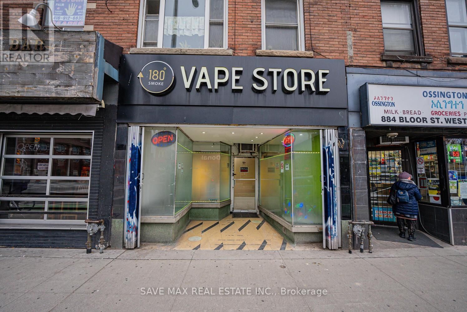 886 BLOOR STREET WEST Image 1