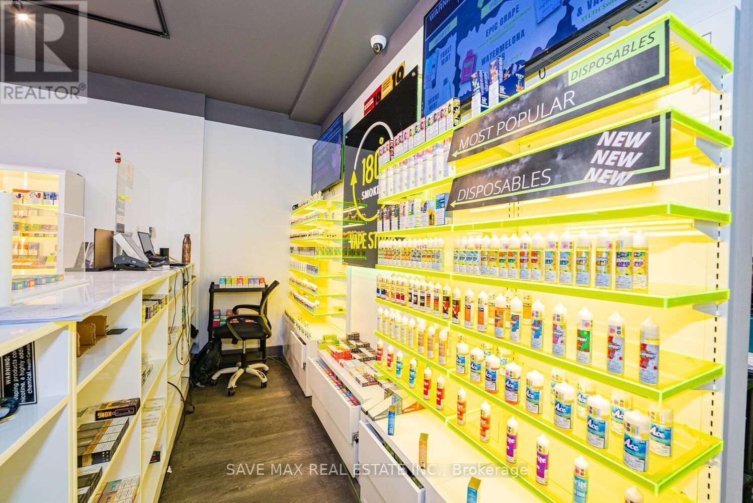 886 BLOOR STREET WEST Image 11