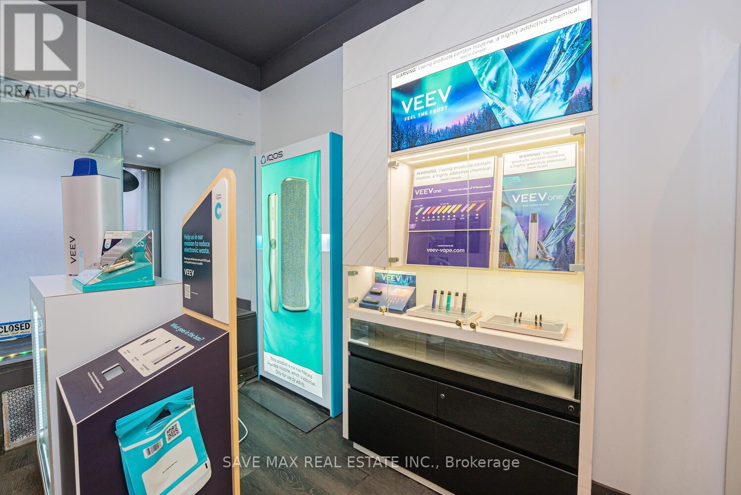 886 BLOOR STREET WEST Image 13