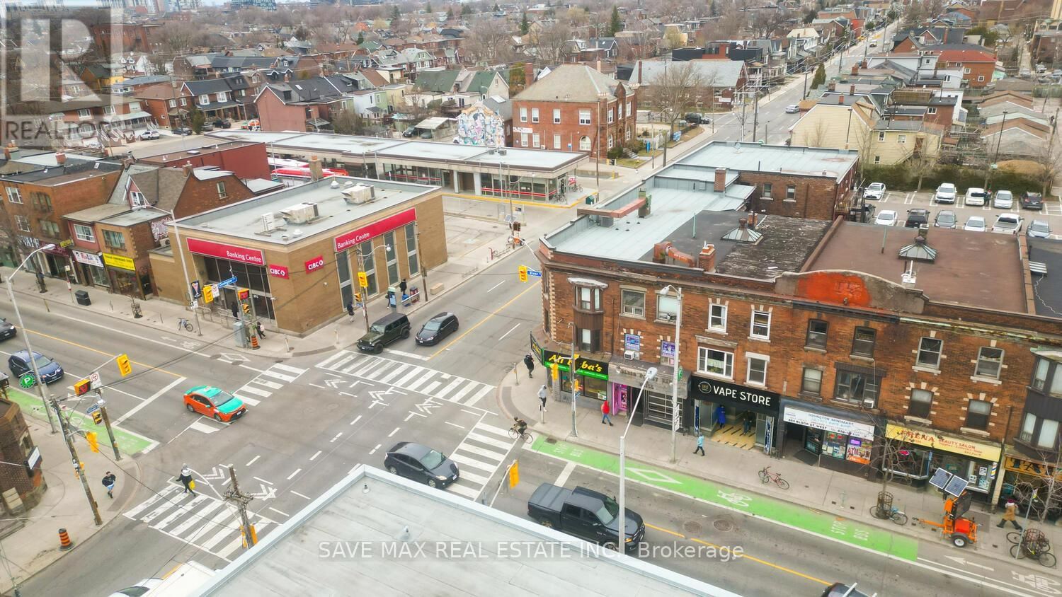 886 BLOOR STREET WEST Image 19