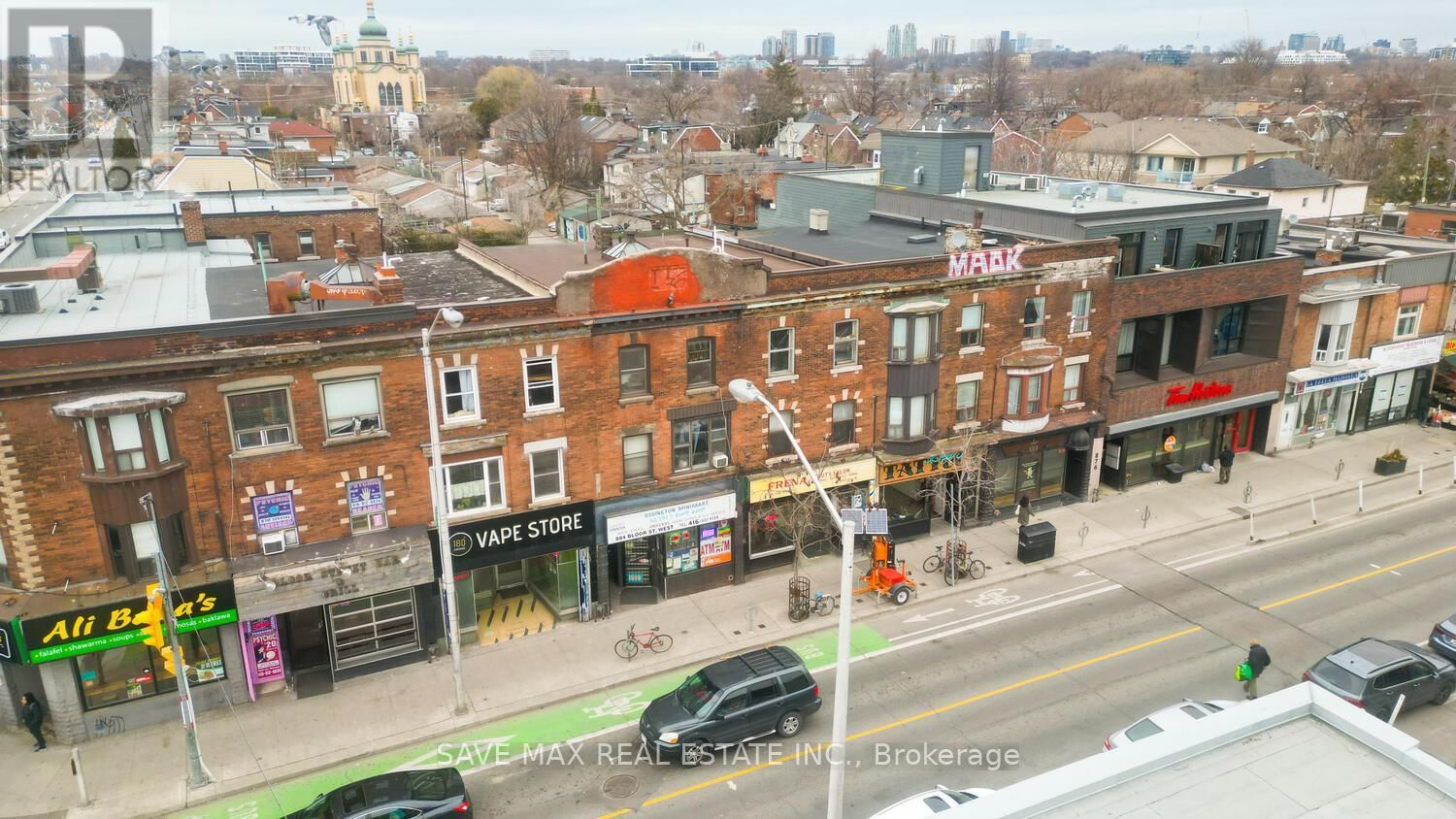 886 BLOOR STREET WEST Image 2