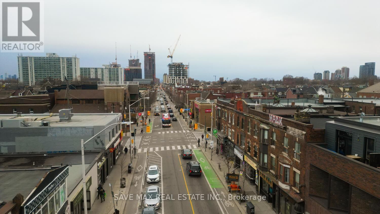 886 BLOOR STREET WEST Image 24