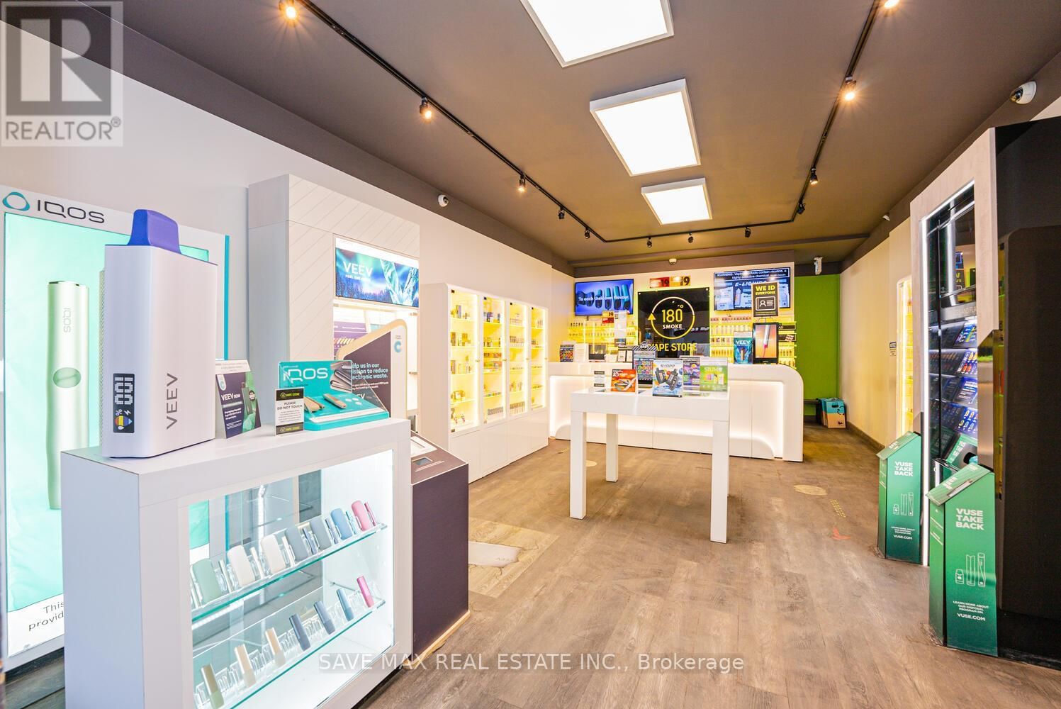 886 BLOOR STREET WEST Image 5