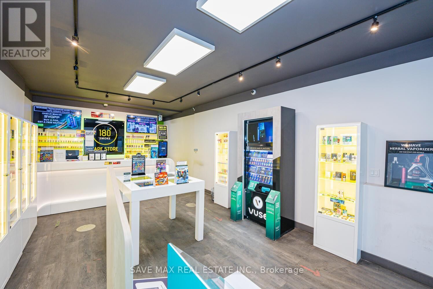886 BLOOR STREET WEST Image 7