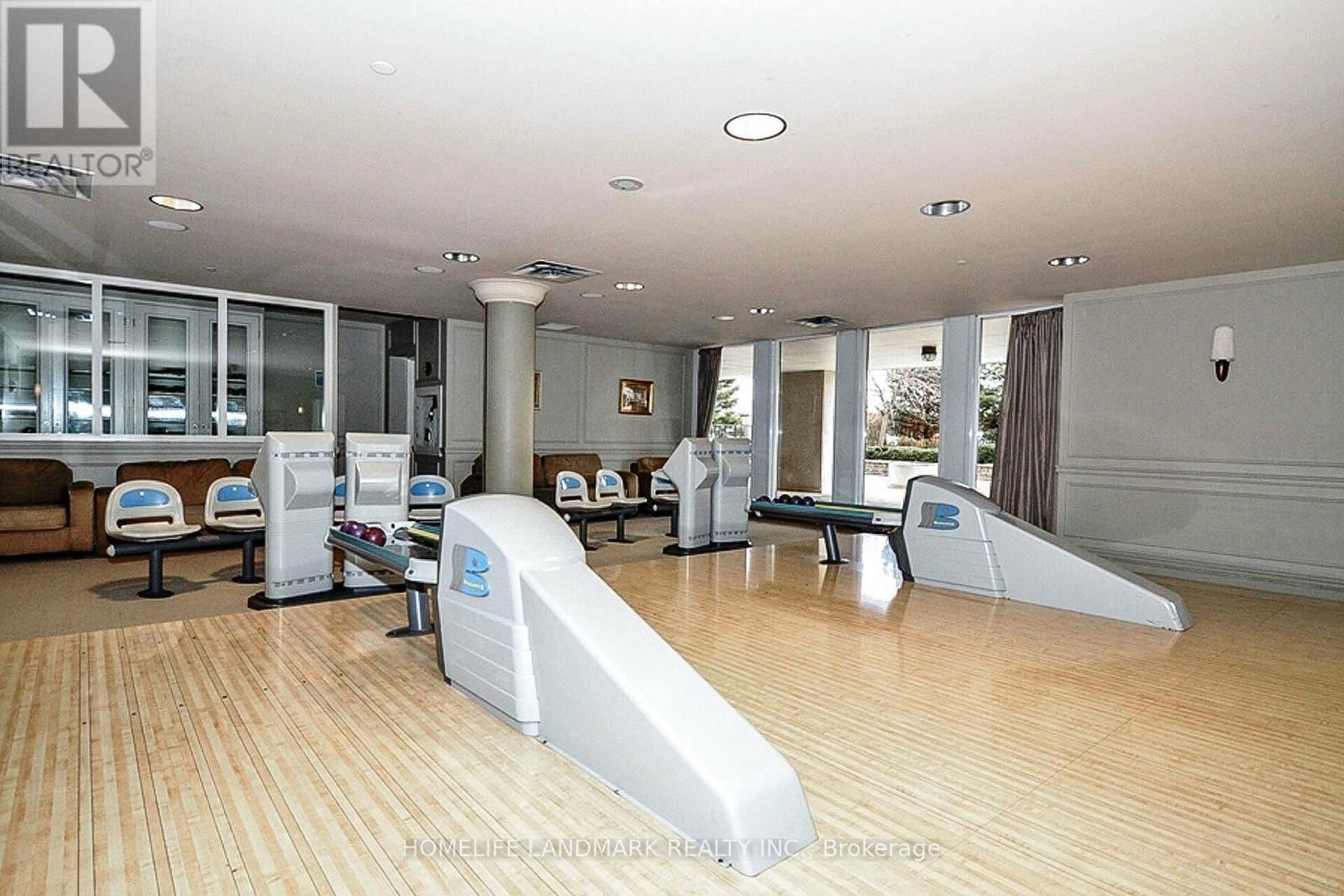 409 - 35 KINGSBRIDGE GARDEN CIRCLE Image 14