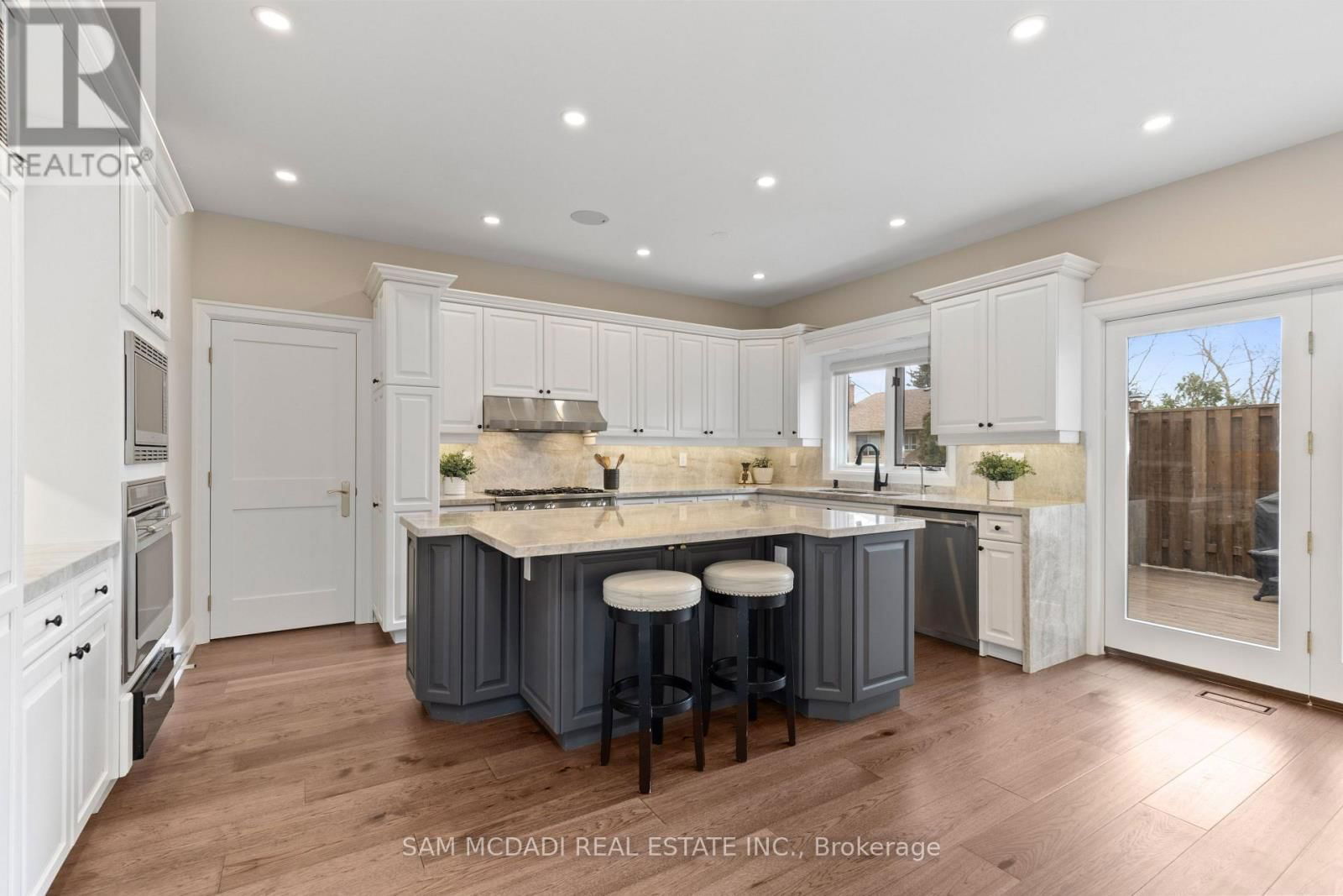 1390 MEADOW GREEN COURT Image 18