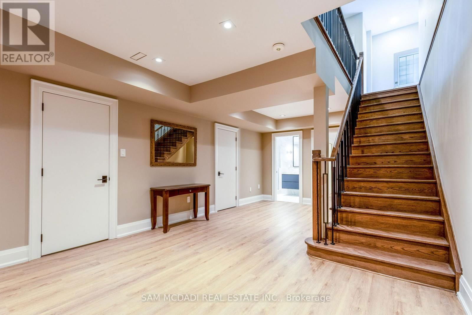 1390 MEADOW GREEN COURT Image 35