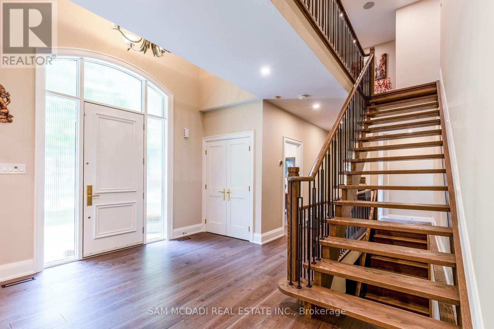 1390 MEADOW GREEN COURT Image 6