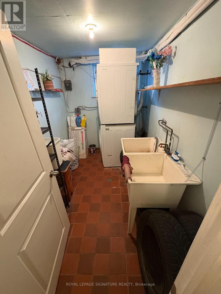 2nd floor - 214 QUEENSLEA AVENUE Image 12