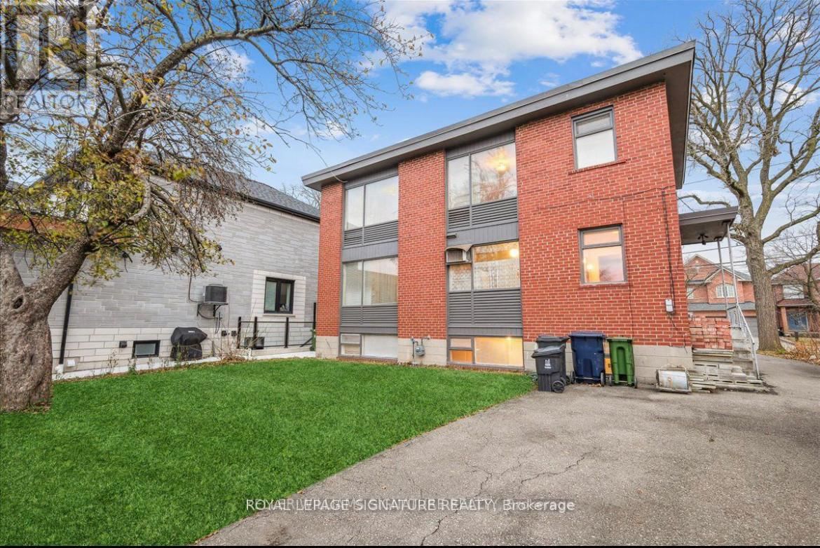 2nd floor - 214 QUEENSLEA AVENUE Image 13