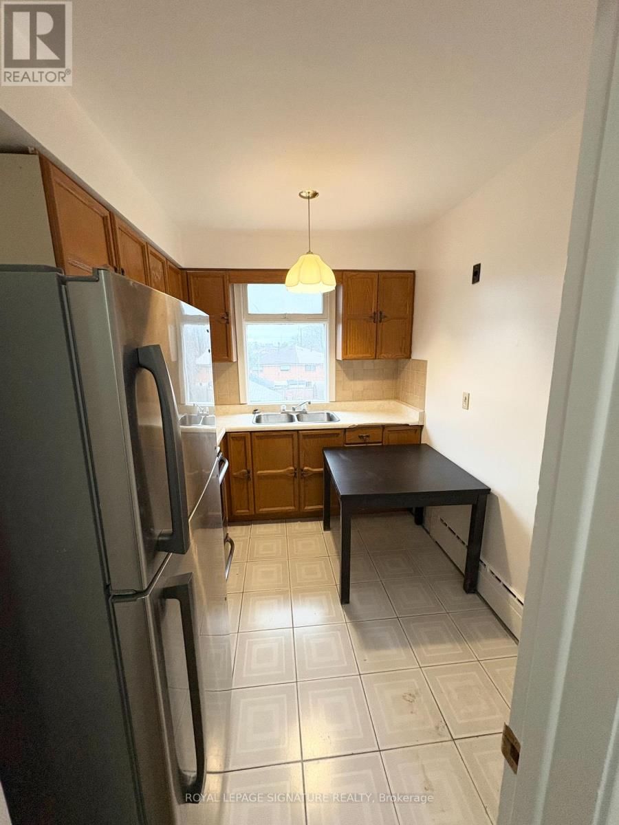 2nd floor - 214 QUEENSLEA AVENUE Image 5