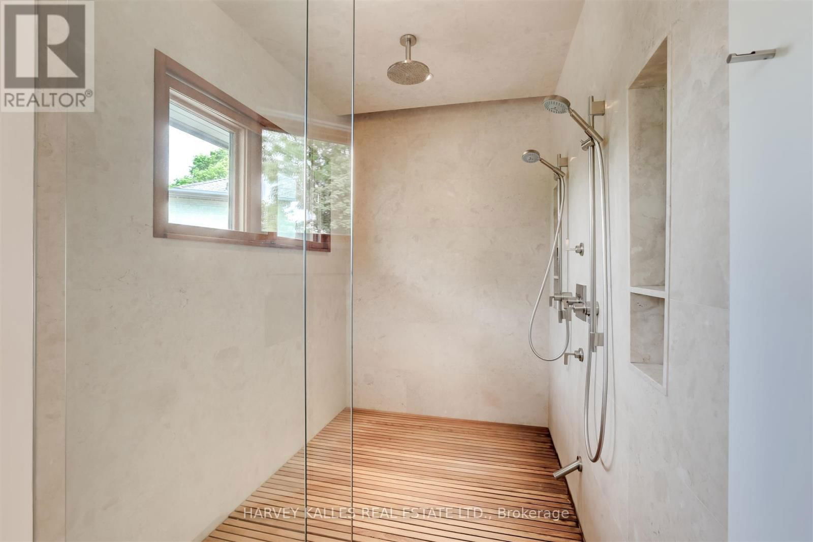89 KINGSWAY CRESCENT Image 30