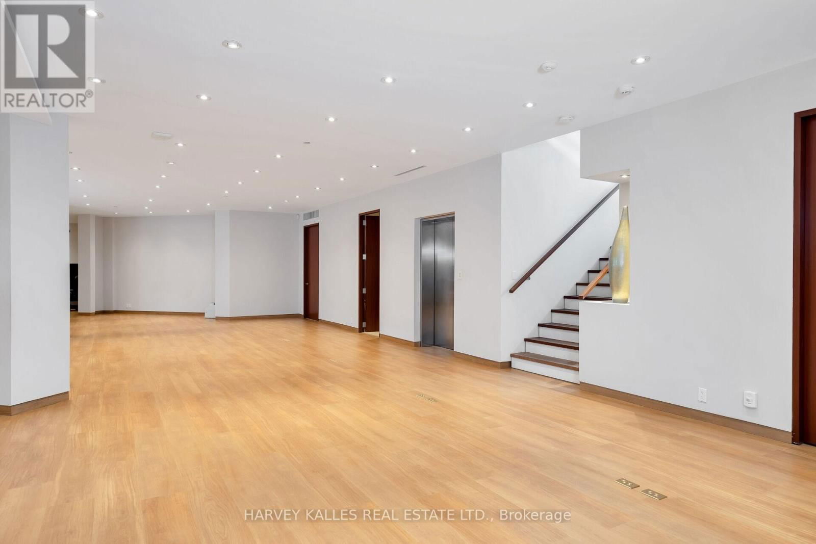 89 KINGSWAY CRESCENT Image 35