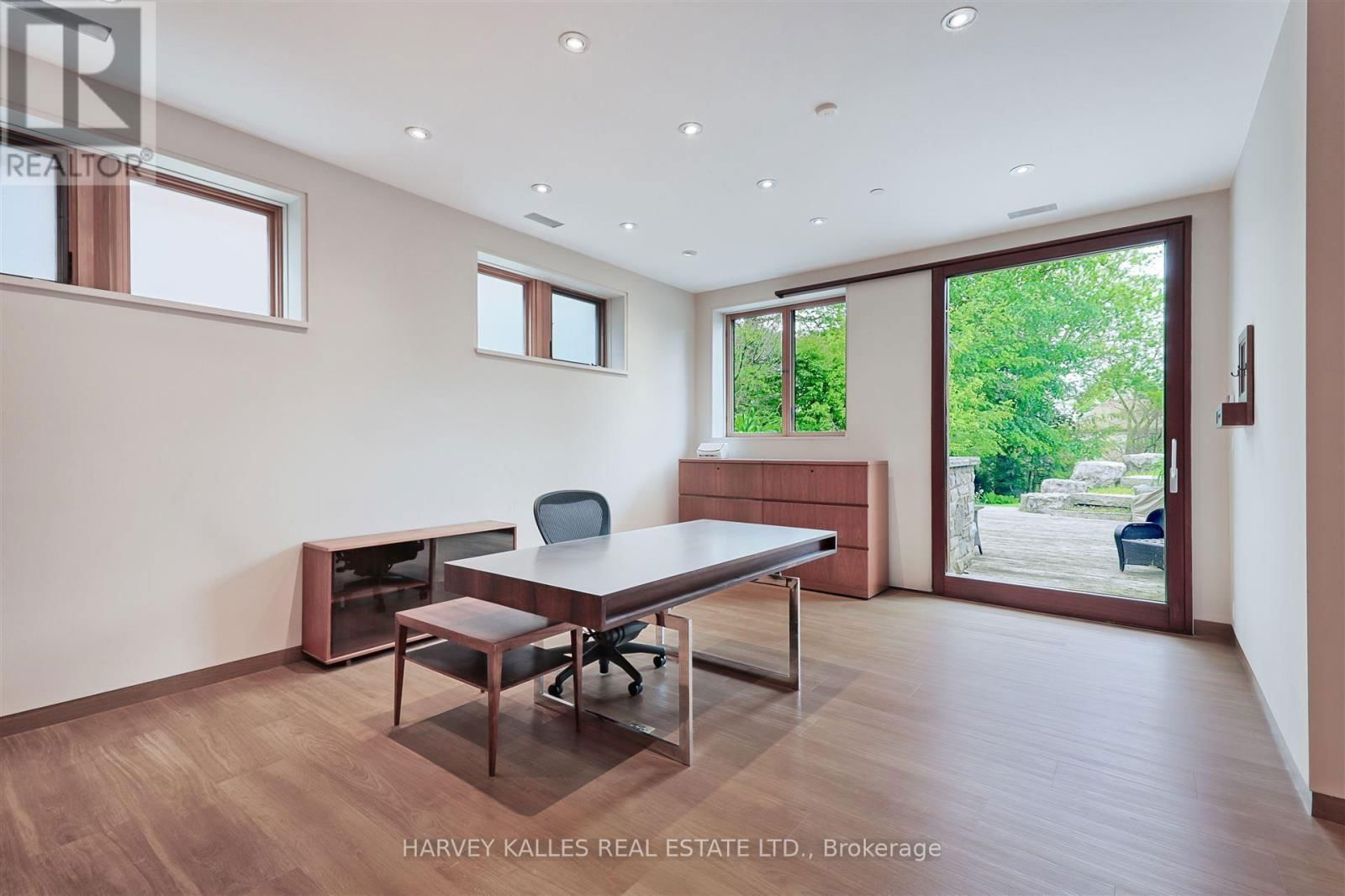 89 KINGSWAY CRESCENT Image 38
