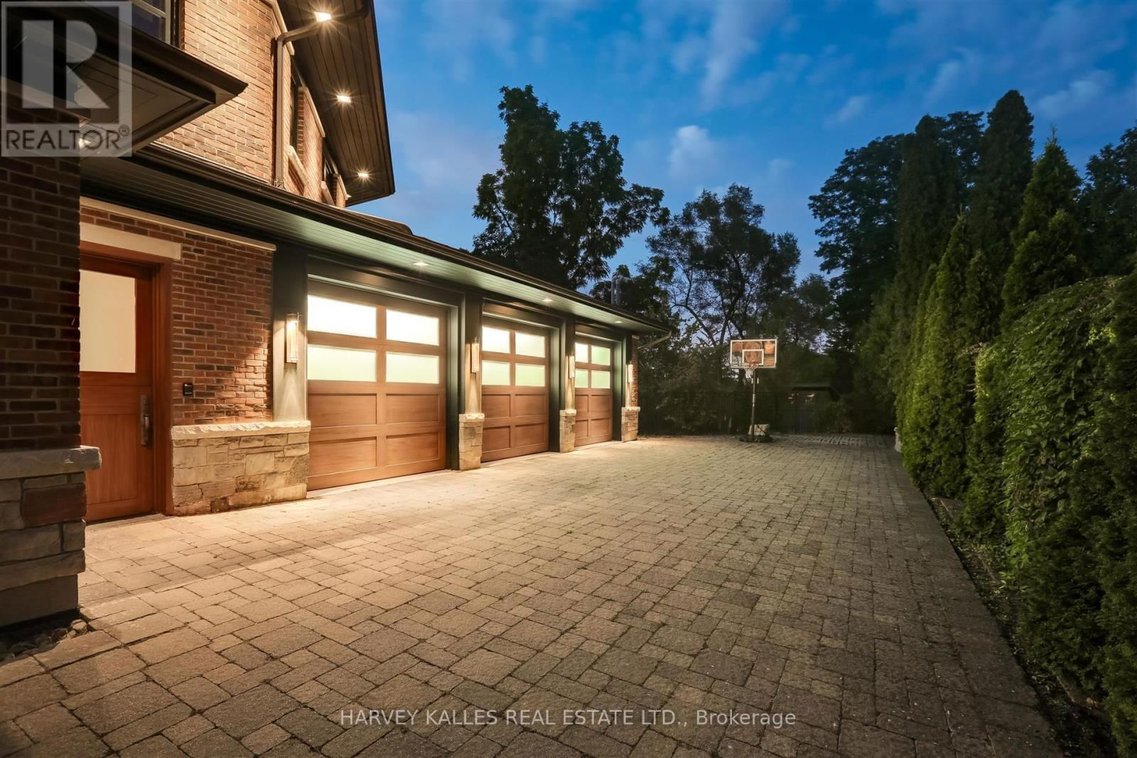 89 KINGSWAY CRESCENT Image 44