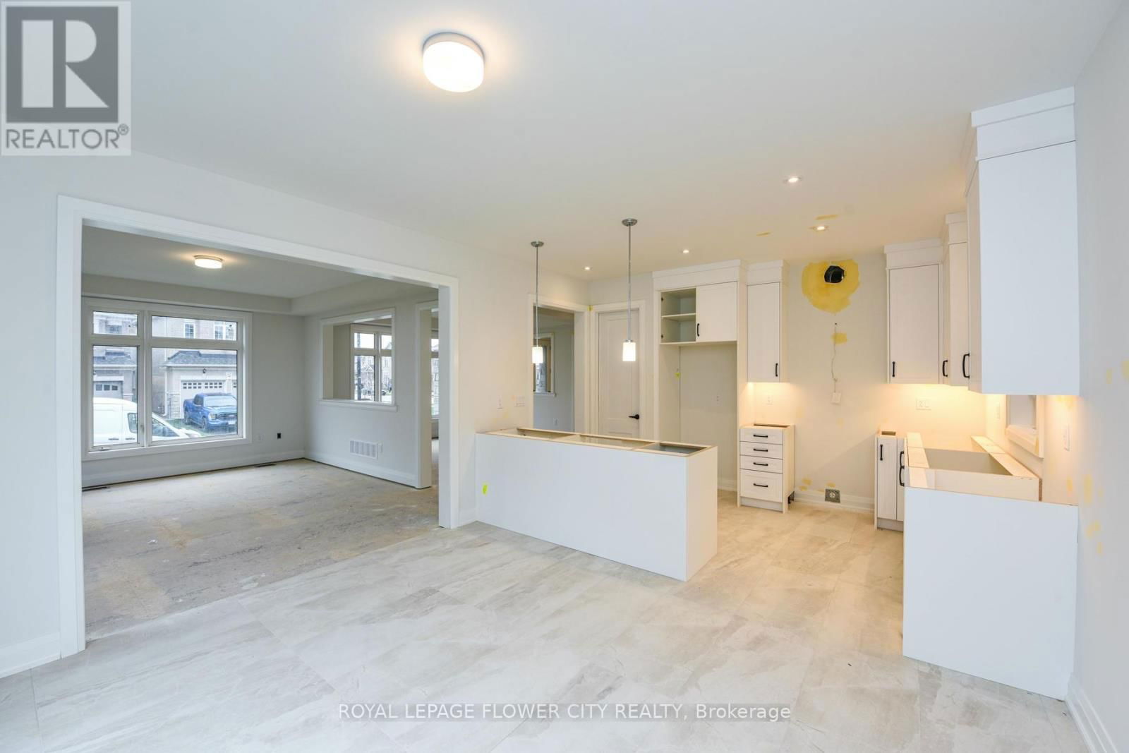 2 DOLOMITE DRIVE Image 11
