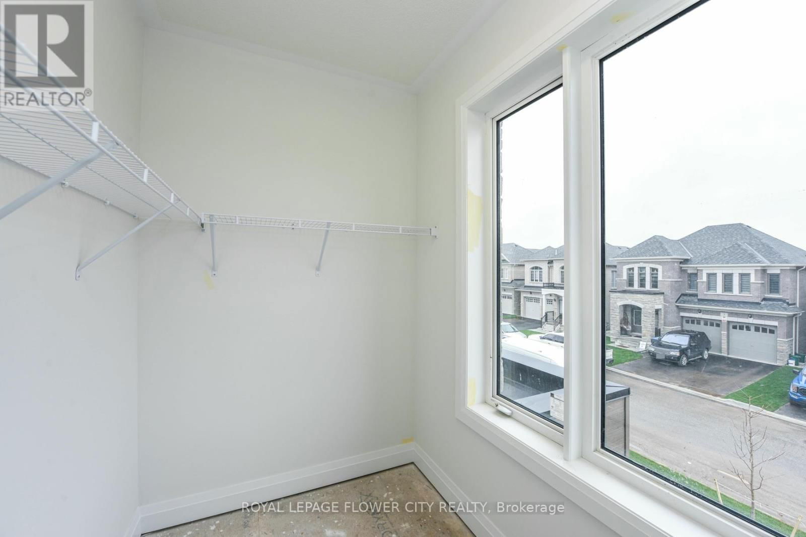 2 DOLOMITE DRIVE Image 22