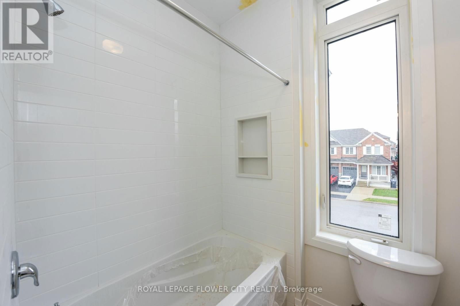 2 DOLOMITE DRIVE Image 24