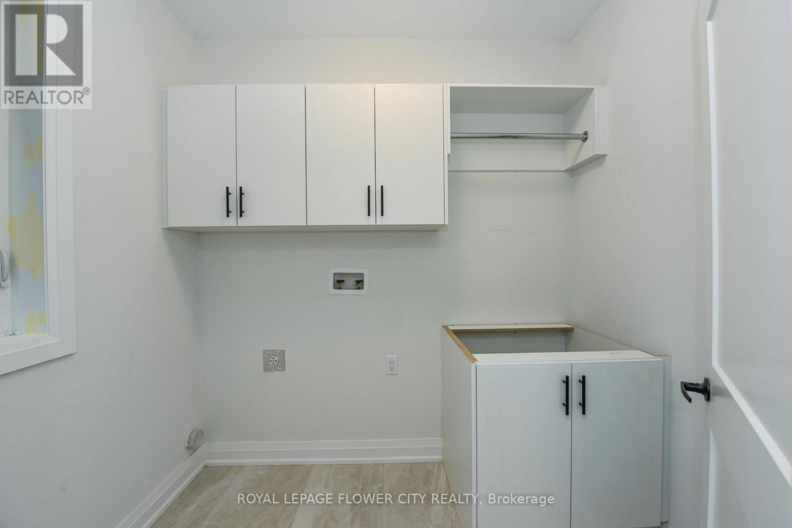 2 DOLOMITE DRIVE Image 33