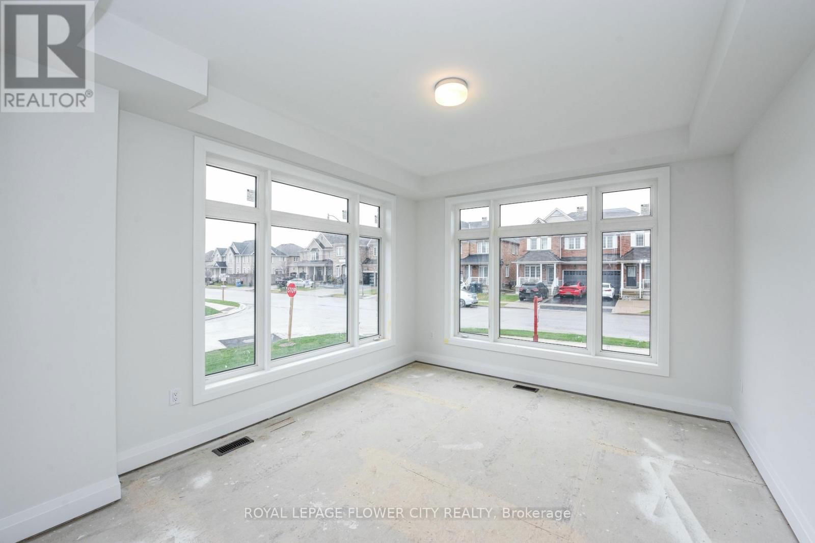 2 DOLOMITE DRIVE Image 34