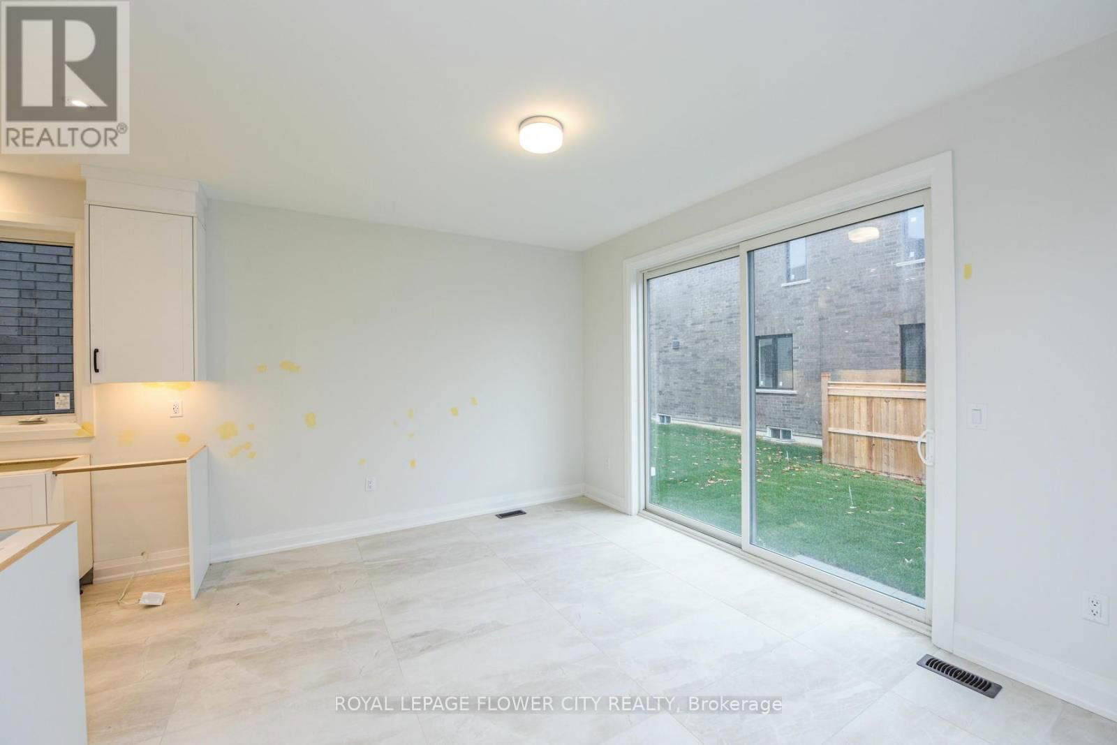 2 DOLOMITE DRIVE Image 36