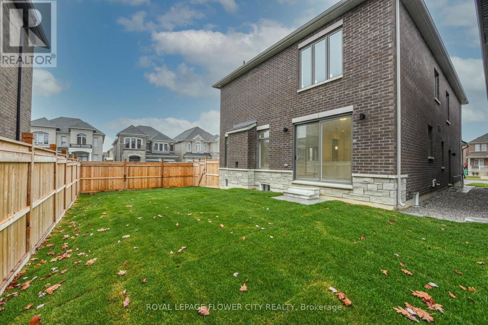 2 DOLOMITE DRIVE Image 39