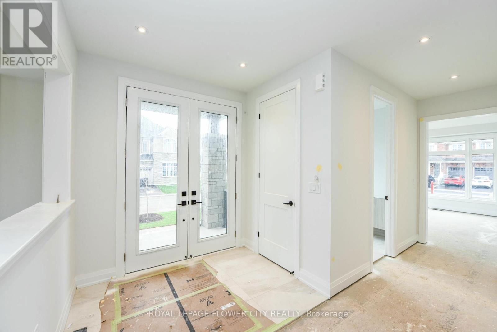 2 DOLOMITE DRIVE Image 8
