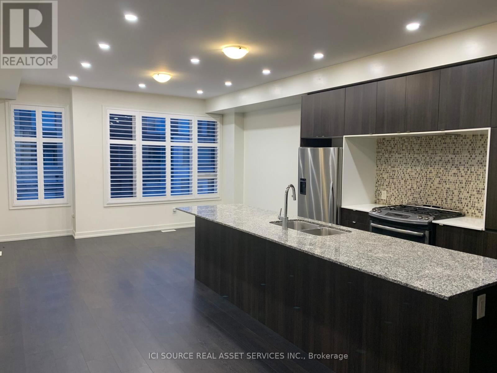 189 HUGUENOT ROAD Image 11