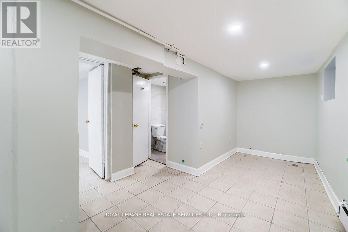 31 TYNDALL AVENUE Image 39