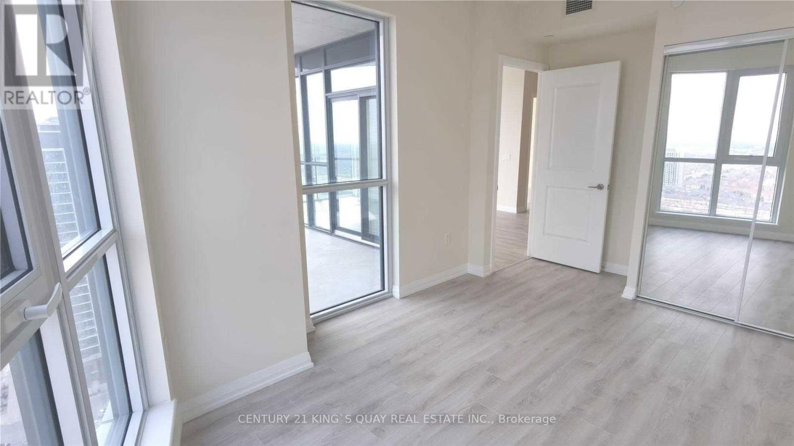 2413 - 35 WATERGARDEN DRIVE Image 12