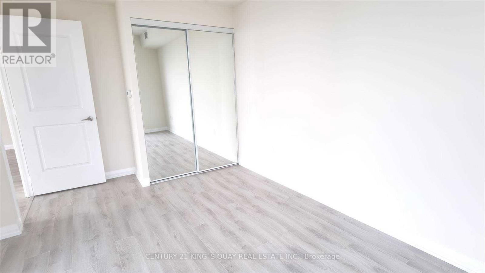 2413 - 35 WATERGARDEN DRIVE Image 13