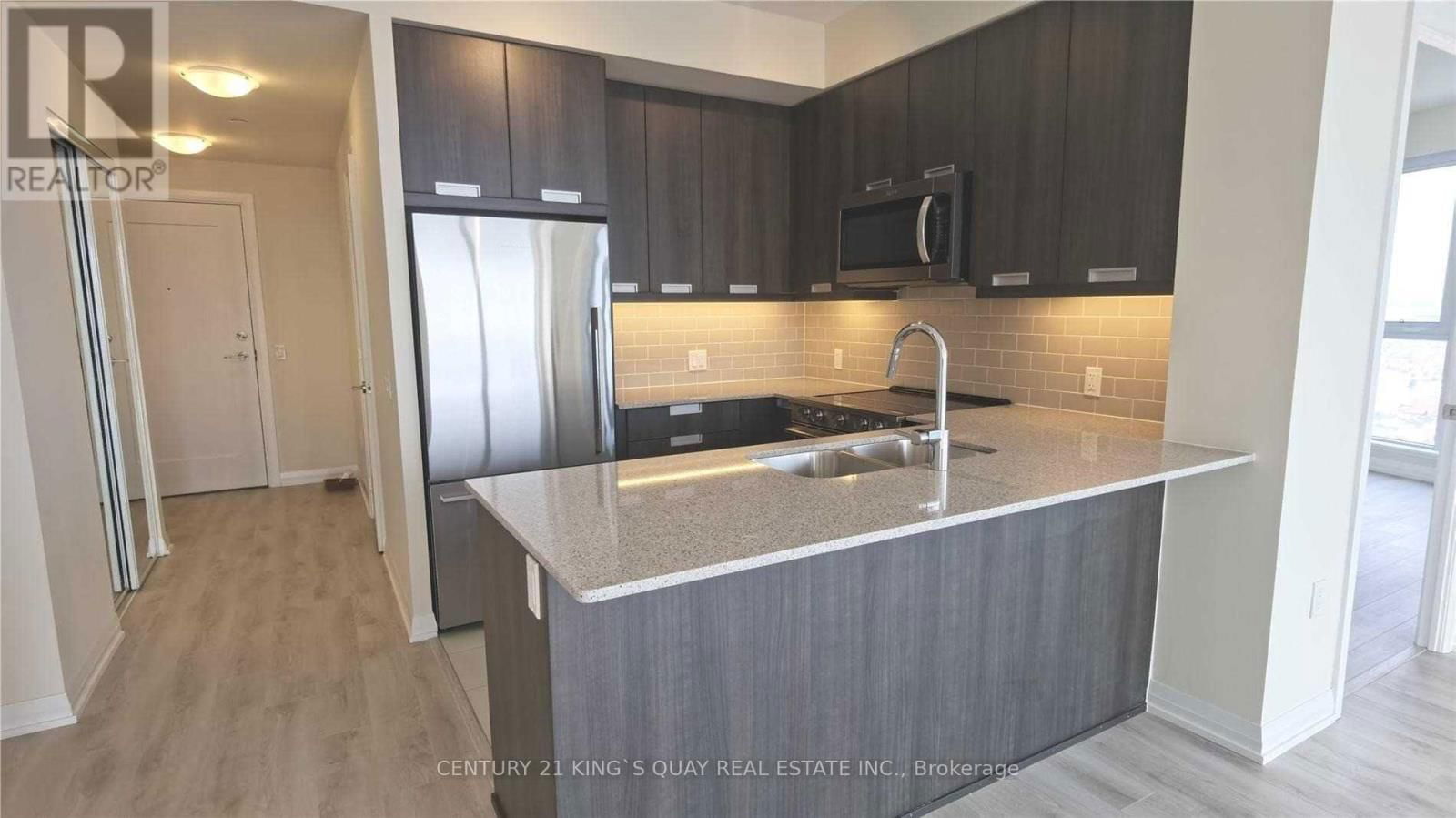 2413 - 35 WATERGARDEN DRIVE Image 6