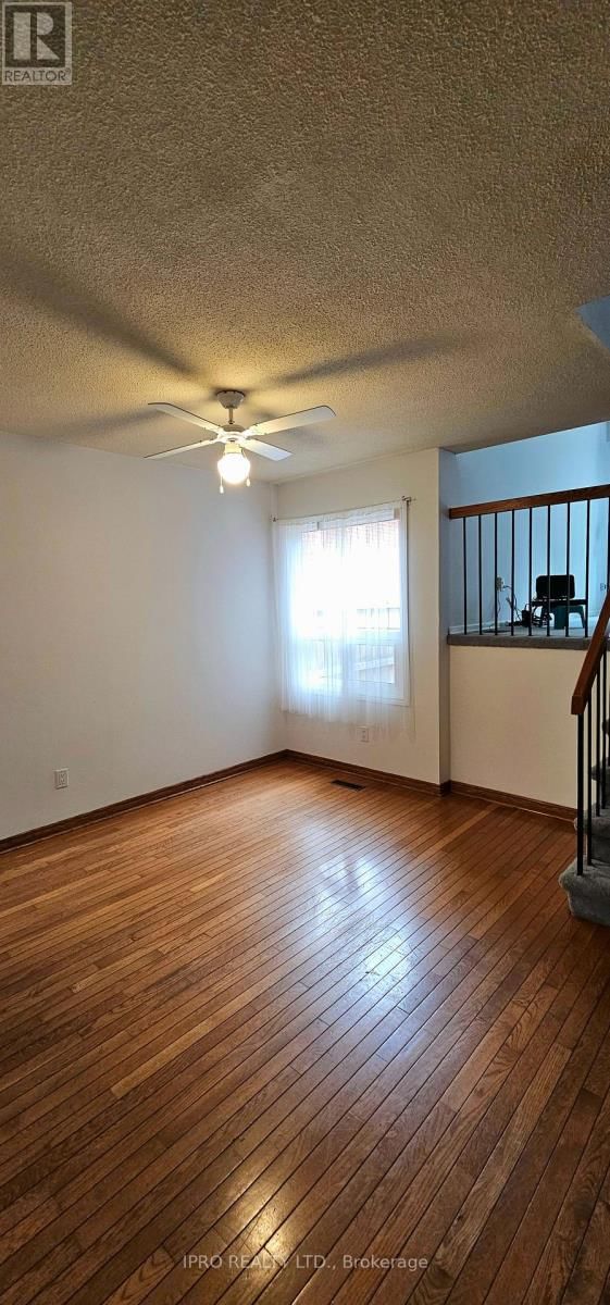 12 SIMMONS BOULEVARD Image 12