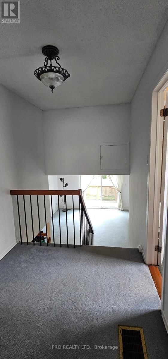 12 SIMMONS BOULEVARD Image 20