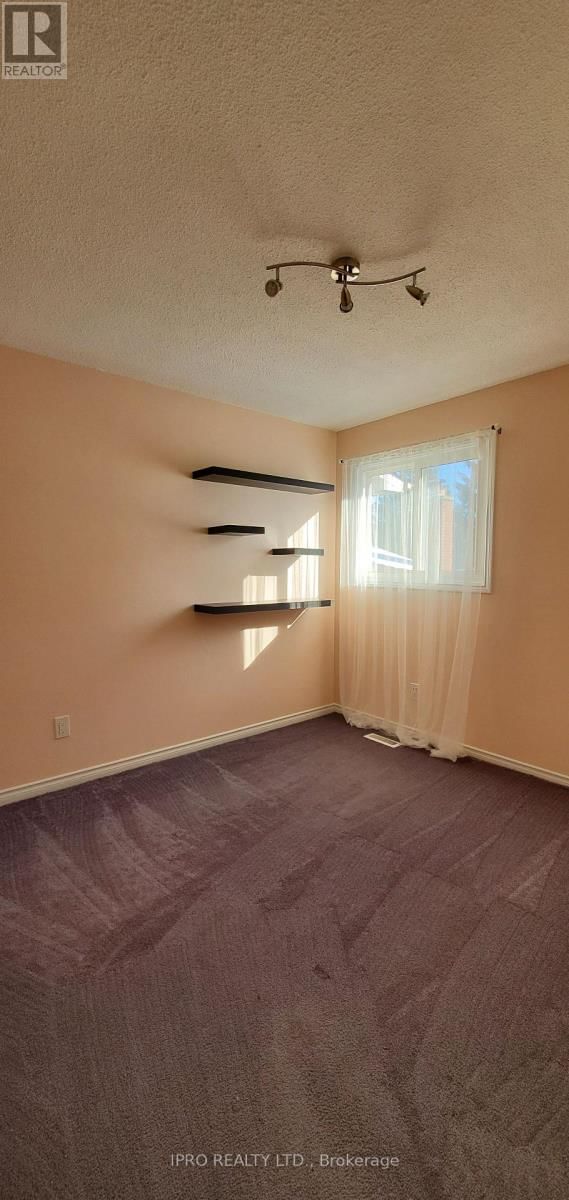 12 SIMMONS BOULEVARD Image 23