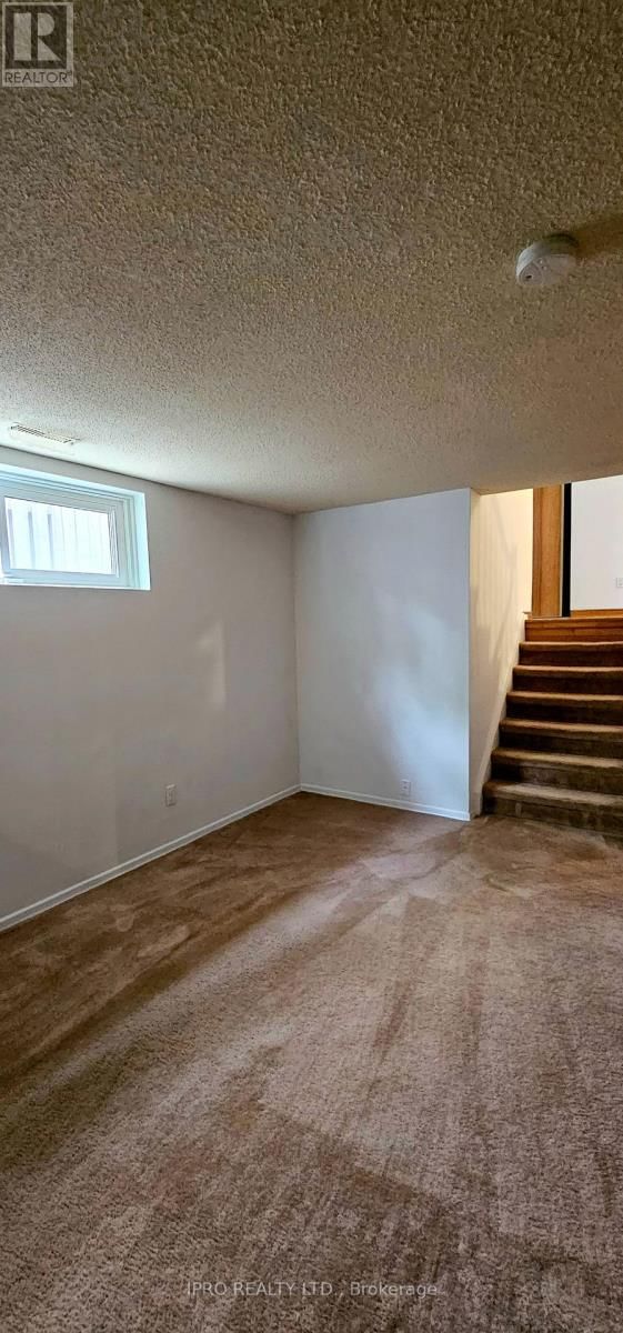 12 SIMMONS BOULEVARD Image 29