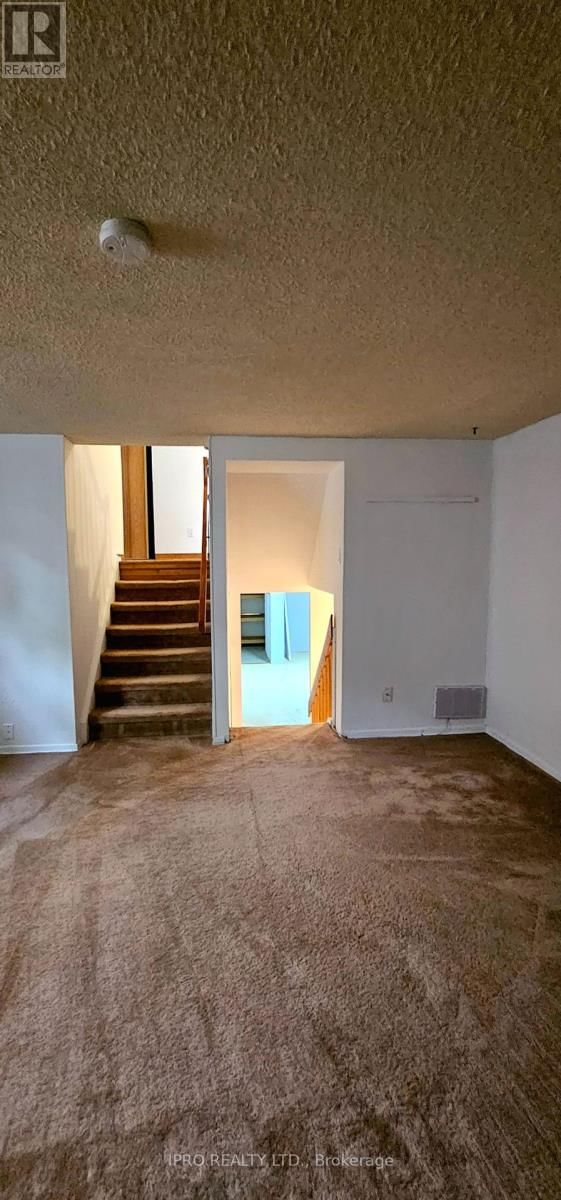 12 SIMMONS BOULEVARD Image 31