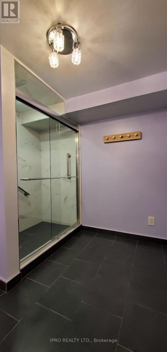 12 SIMMONS BOULEVARD Image 34