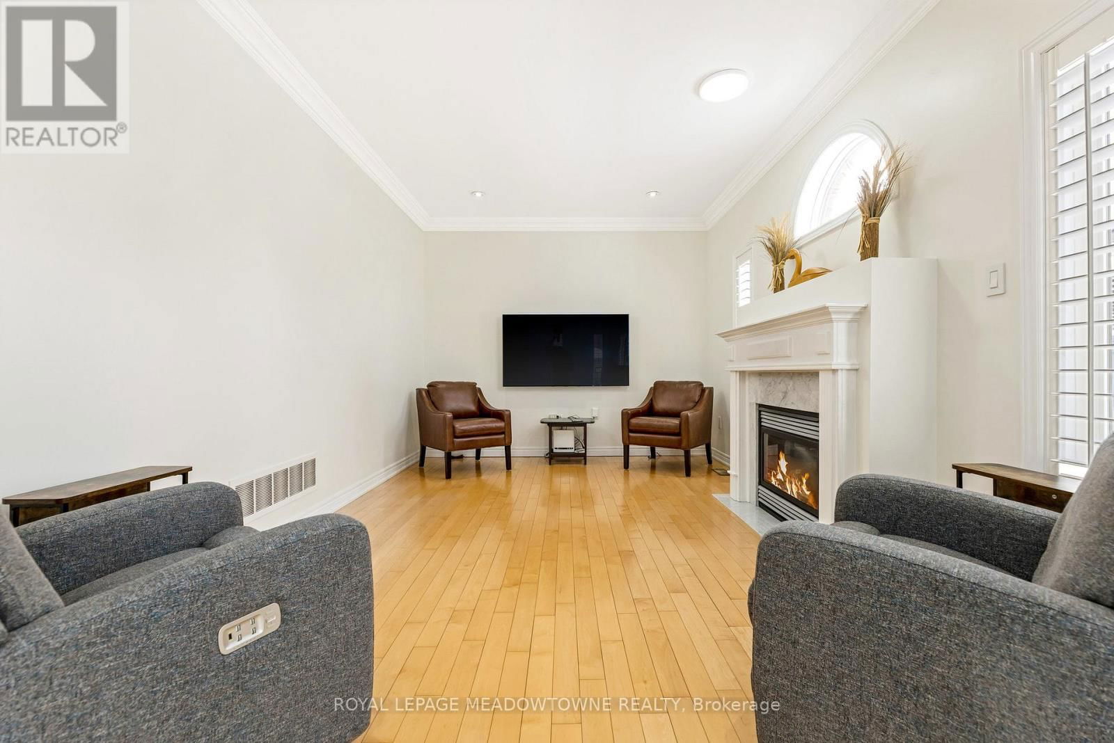 82 DIVISION STREET Image 17