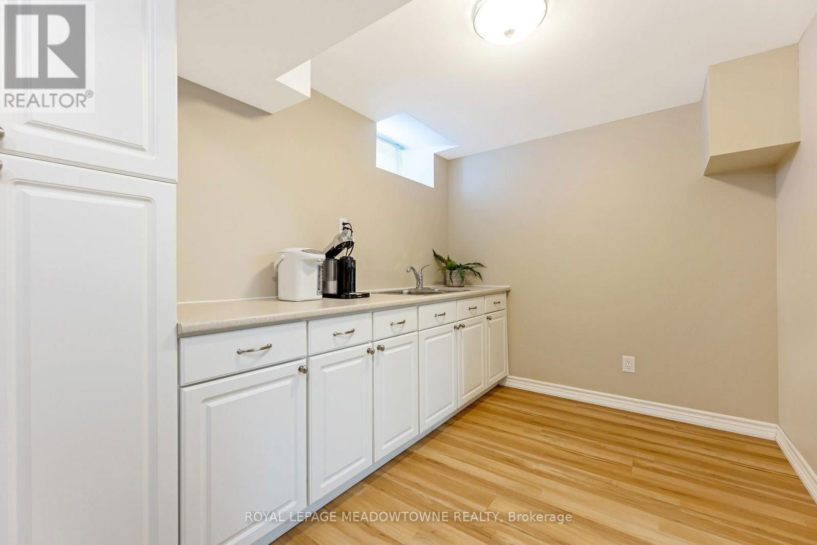 82 DIVISION STREET Image 28