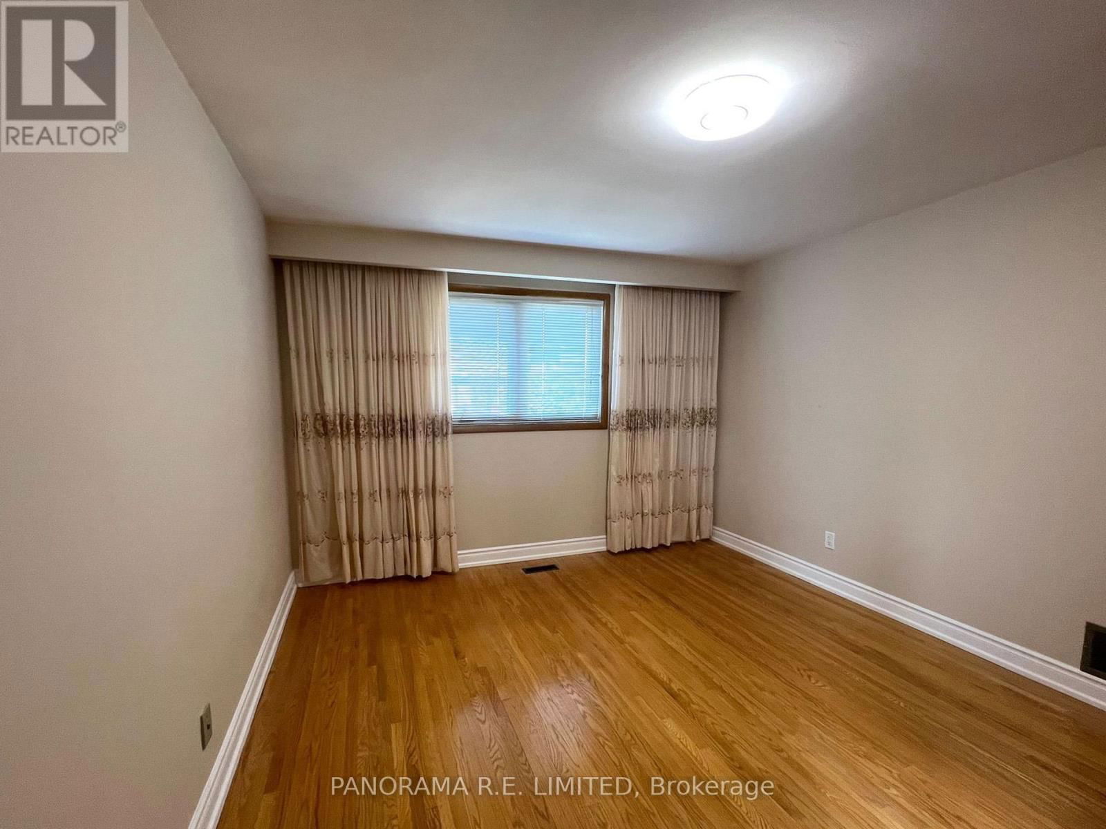 Upper - 28 LONGBOURNE DRIVE Image 10