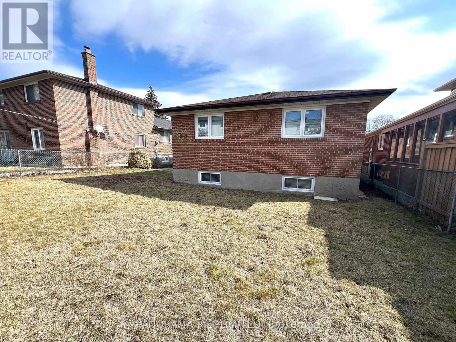 Upper - 28 LONGBOURNE DRIVE Image 16